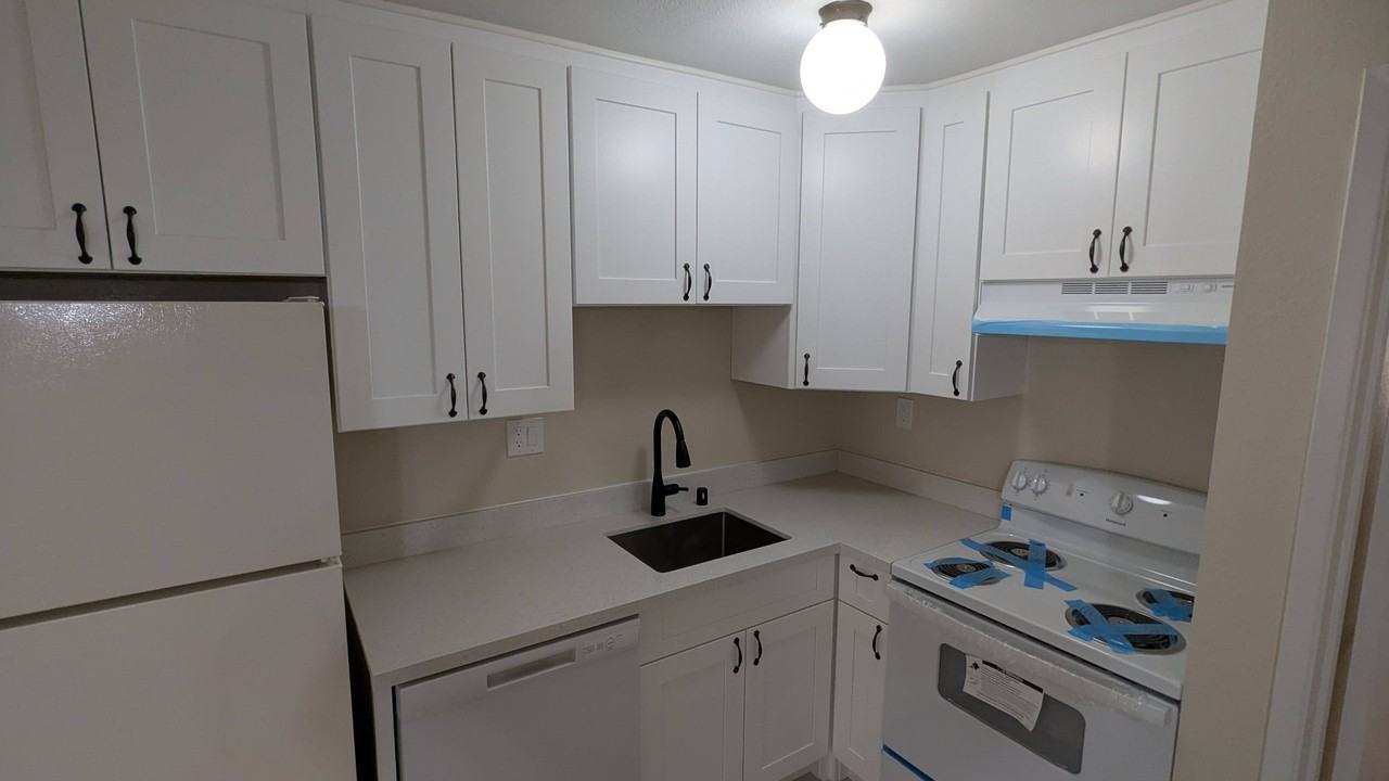 951 Azure St #2 - Photo 3 of 18