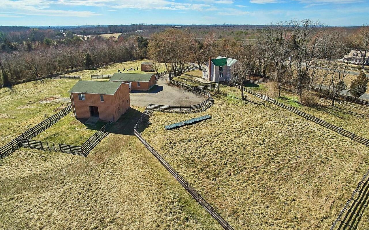11271 James Madison Hwy - Photo 2 of 9