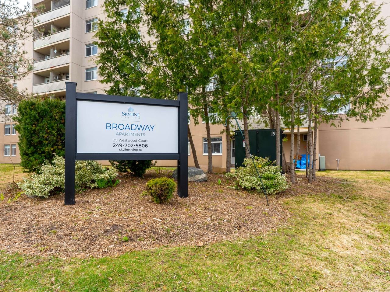 Broadway Apartments - Photo 4 of 23