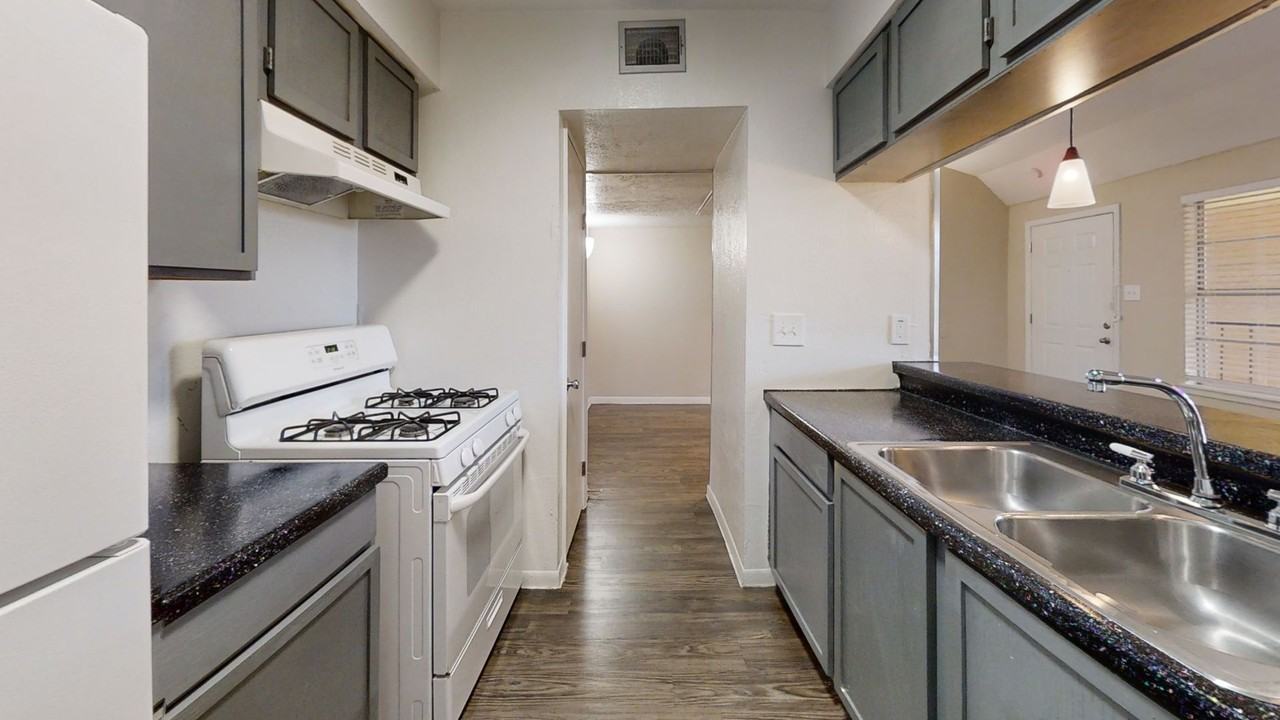 The Metropolis Apartments - Photo 6 of 50