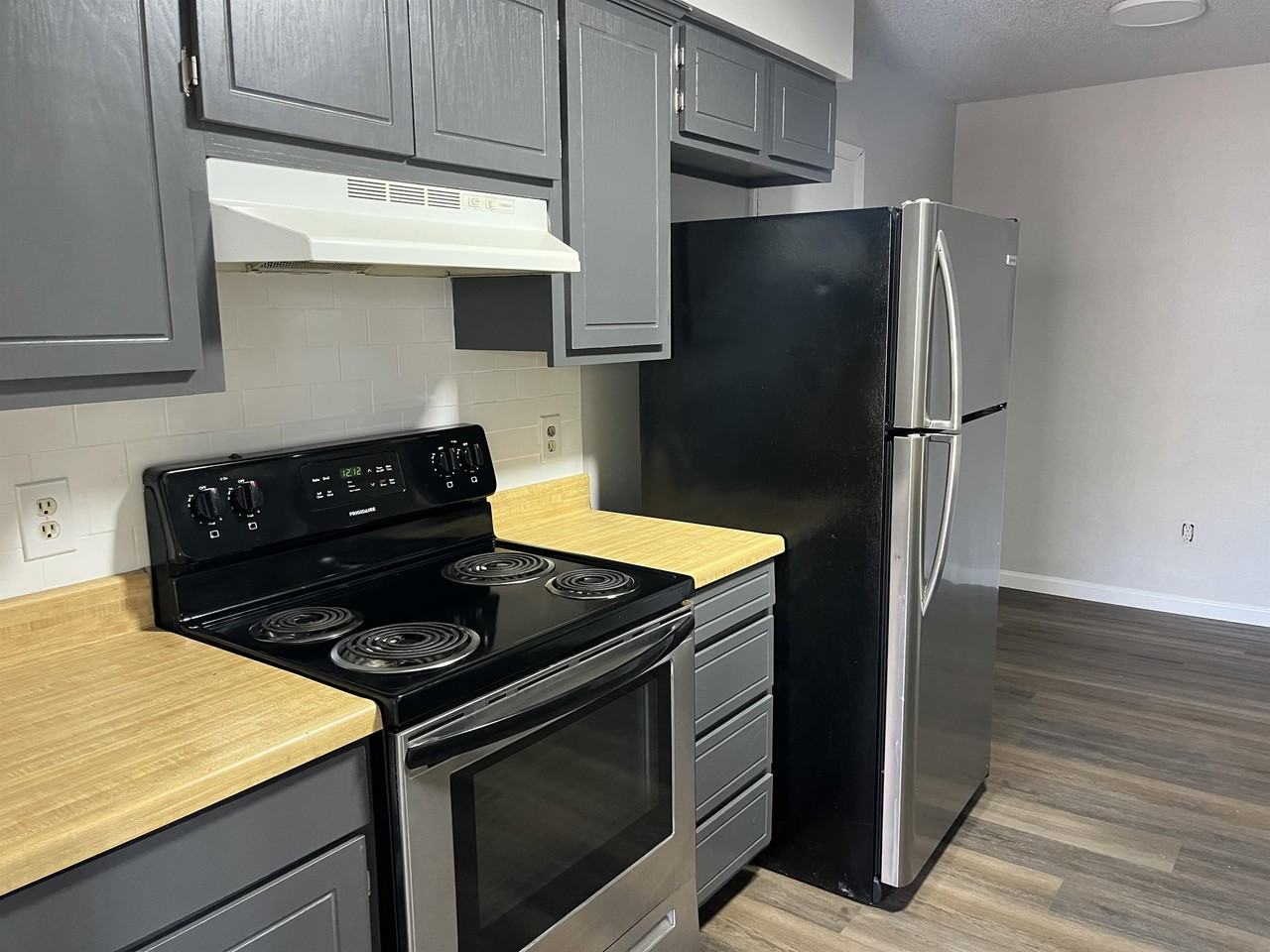 829 N Burdick St #C - Photo 5 of 16