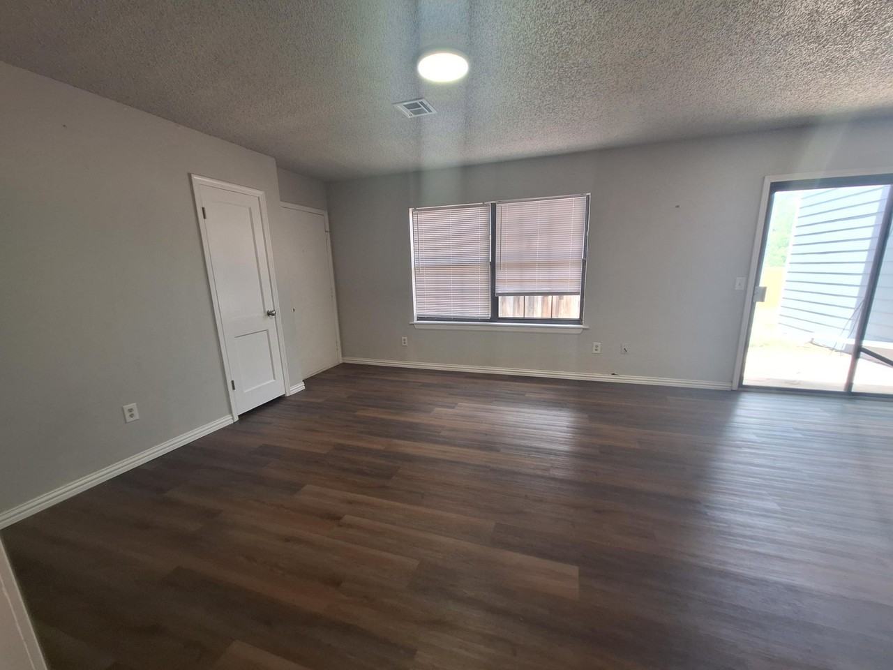 829 N Burdick St #C - Photo 4 of 16