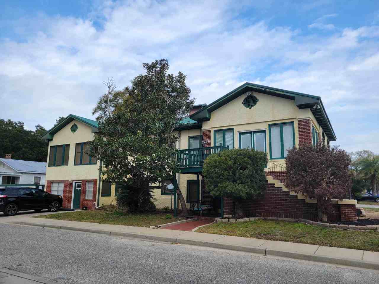 133 Hopkins Boulevard