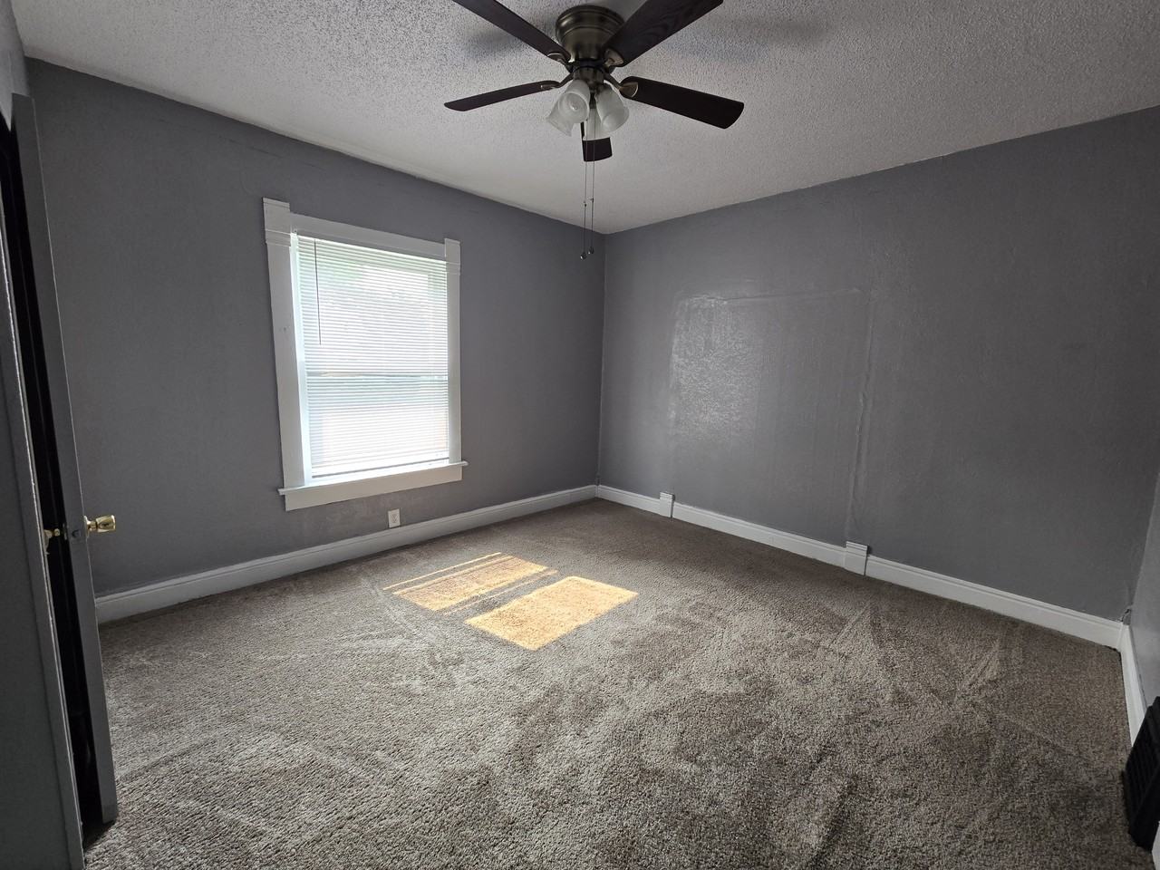 403 S C St - Photo 2 of 9