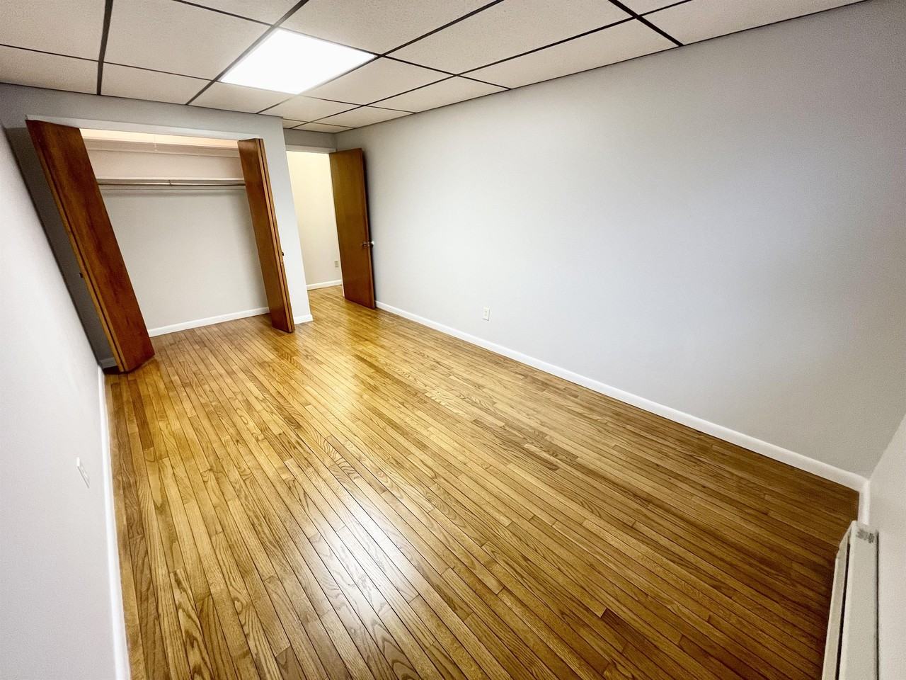 176 E Bacon St - Photo 3 of 11