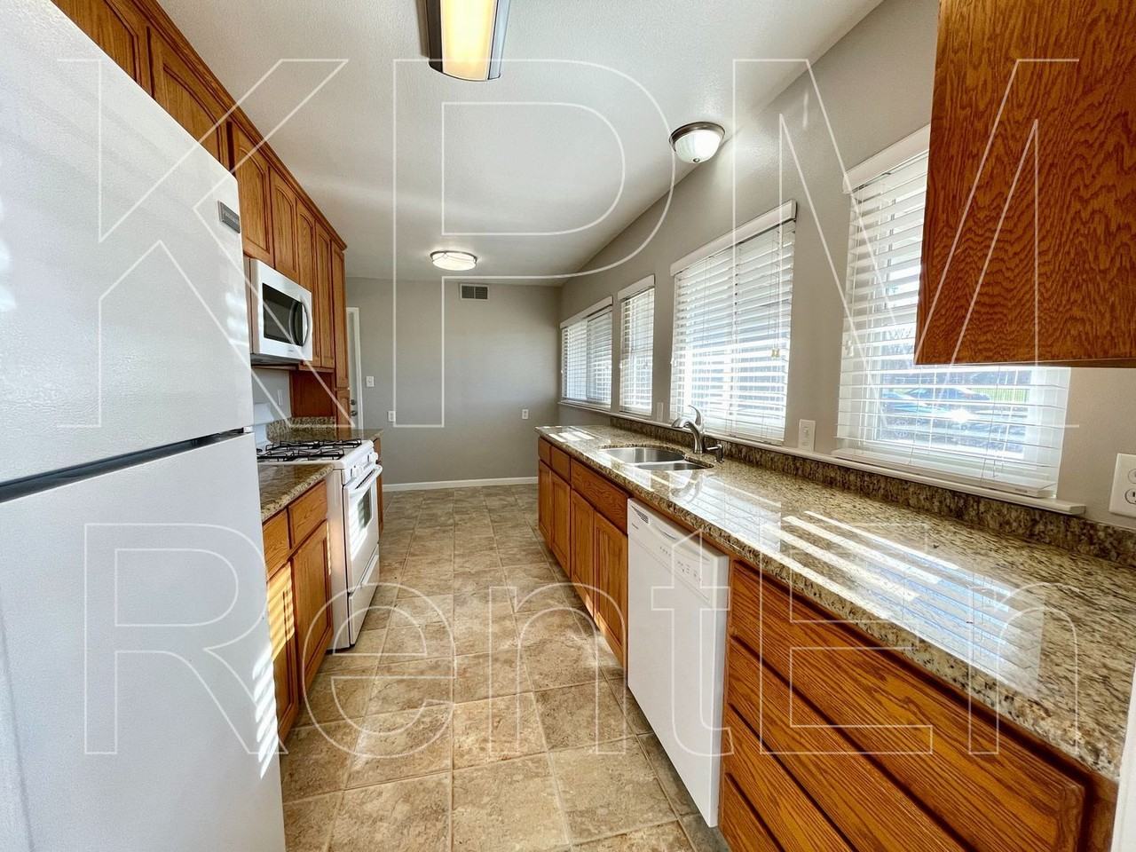 1117 Brookside Rd - Photo 4 of 29