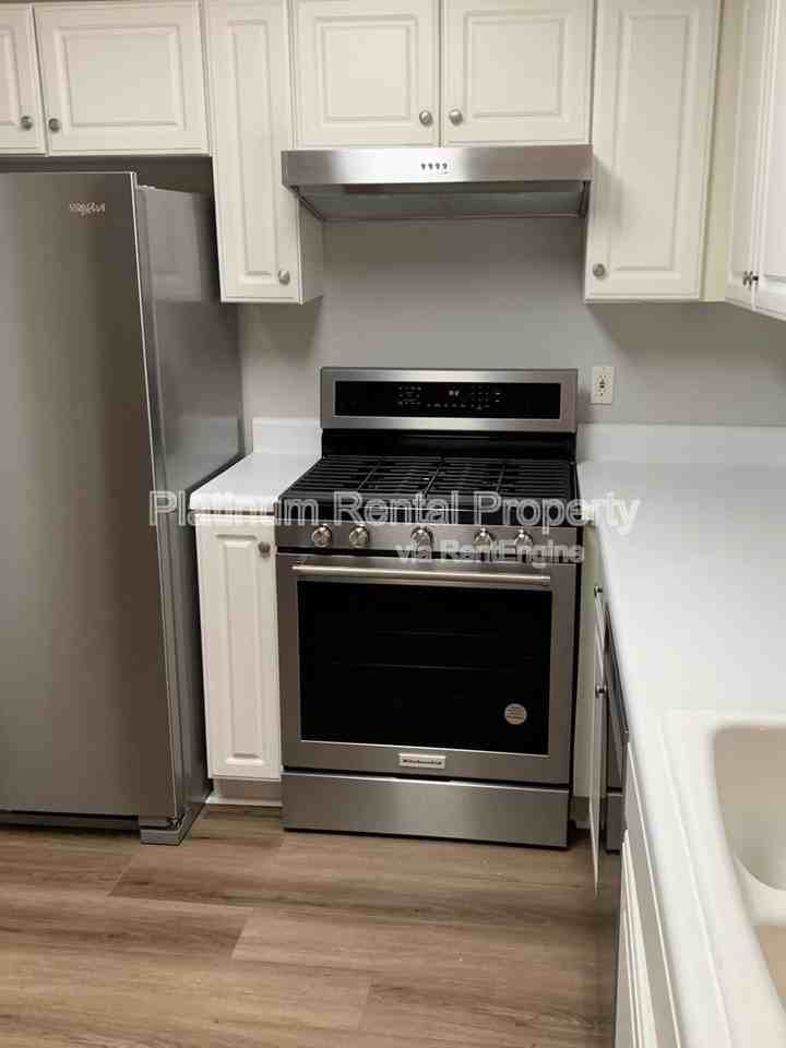 725 Avening Ct - Photo 6 of 29
