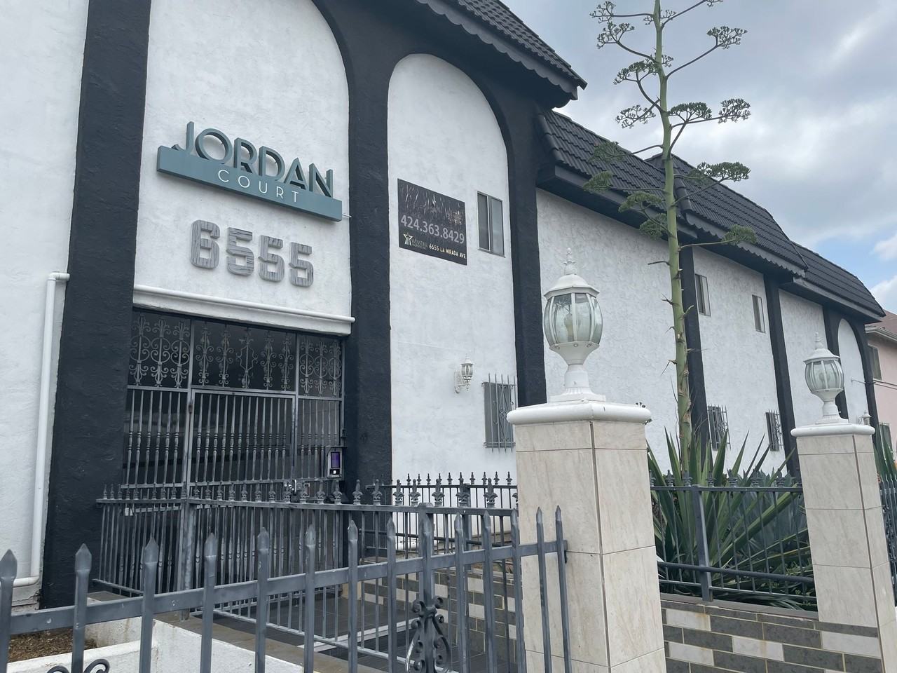 Jordan Court Apartments - Photo 2 of 18