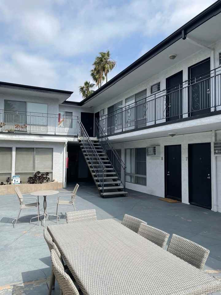 Jordan Court Apartments - Photo 7 of 18