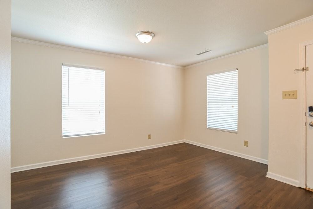 4532 Stone Mountain Dr - Photo 4 of 17