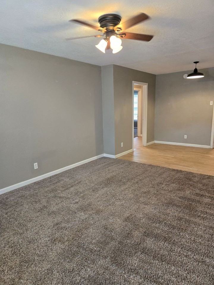 1905 Poage Ave - Photo 4 of 10