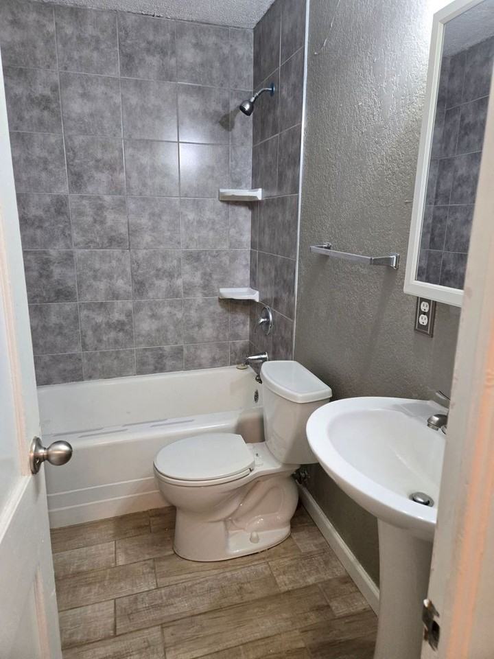 1905 Poage Ave - Photo 7 of 10