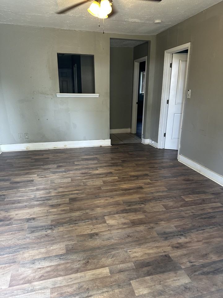1407 Alabama St #C - Photo 2 of 10