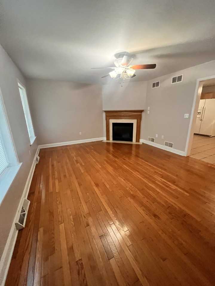 310 York St - Photo 2 of 21