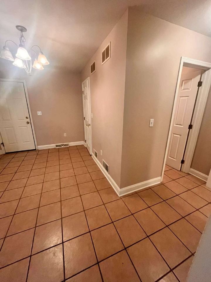 310 York St - Photo 5 of 21