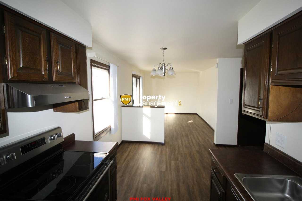 1349 Primrose Ln - Photo 5 of 14