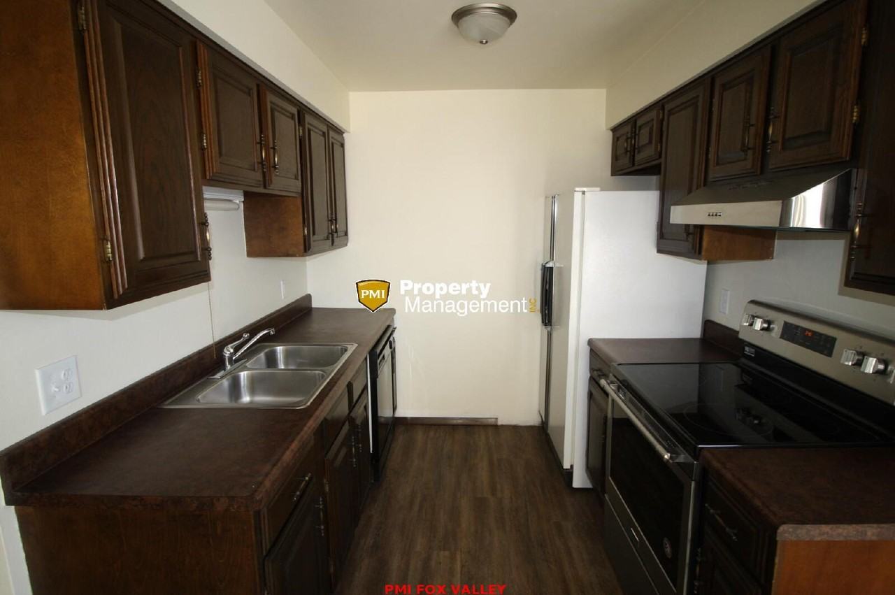 1349 Primrose Ln - Photo 6 of 14