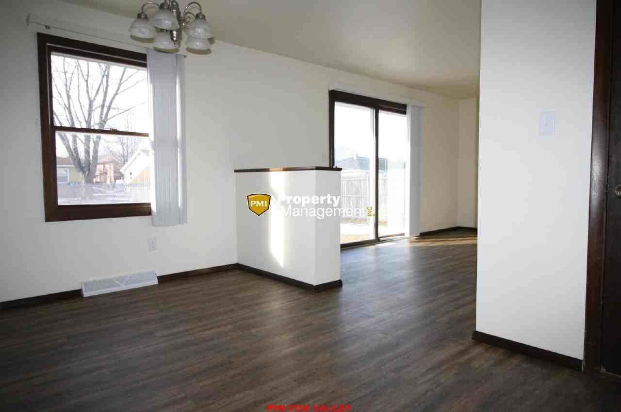 1349 Primrose Ln - Photo 7 of 14