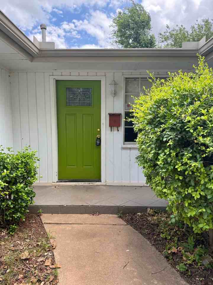 9904 Lancet Ln - Photo 2 of 25