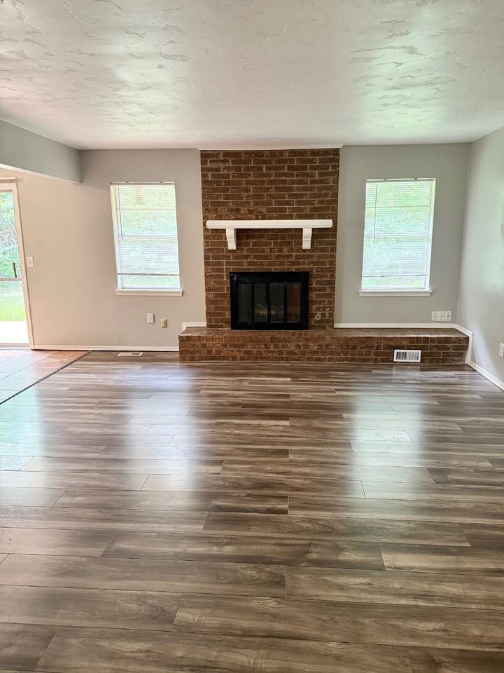 9904 Lancet Ln - Photo 4 of 25