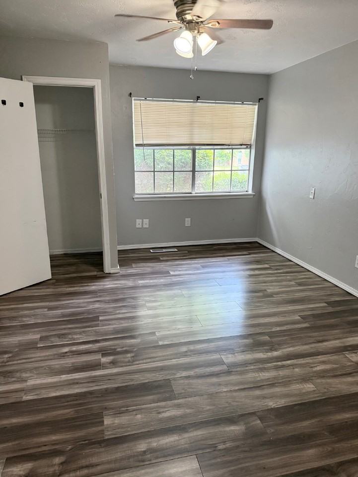 9904 Lancet Ln - Photo 6 of 25