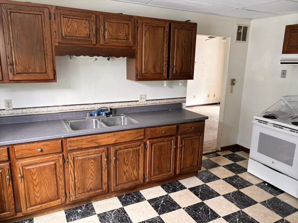 752 Middle St #2 - Photo 2 of 8