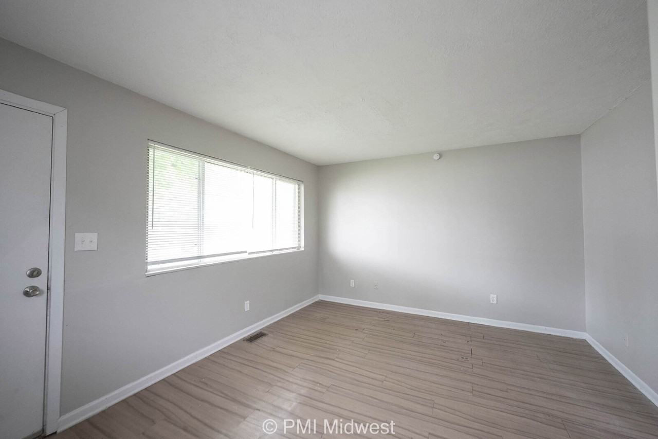 2248 N Leland Ave - Photo 4 of 15