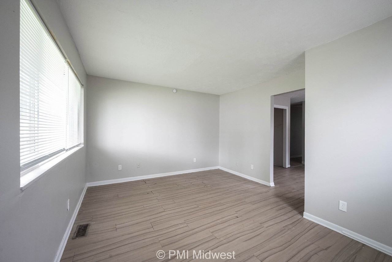 2248 N Leland Ave - Photo 5 of 15