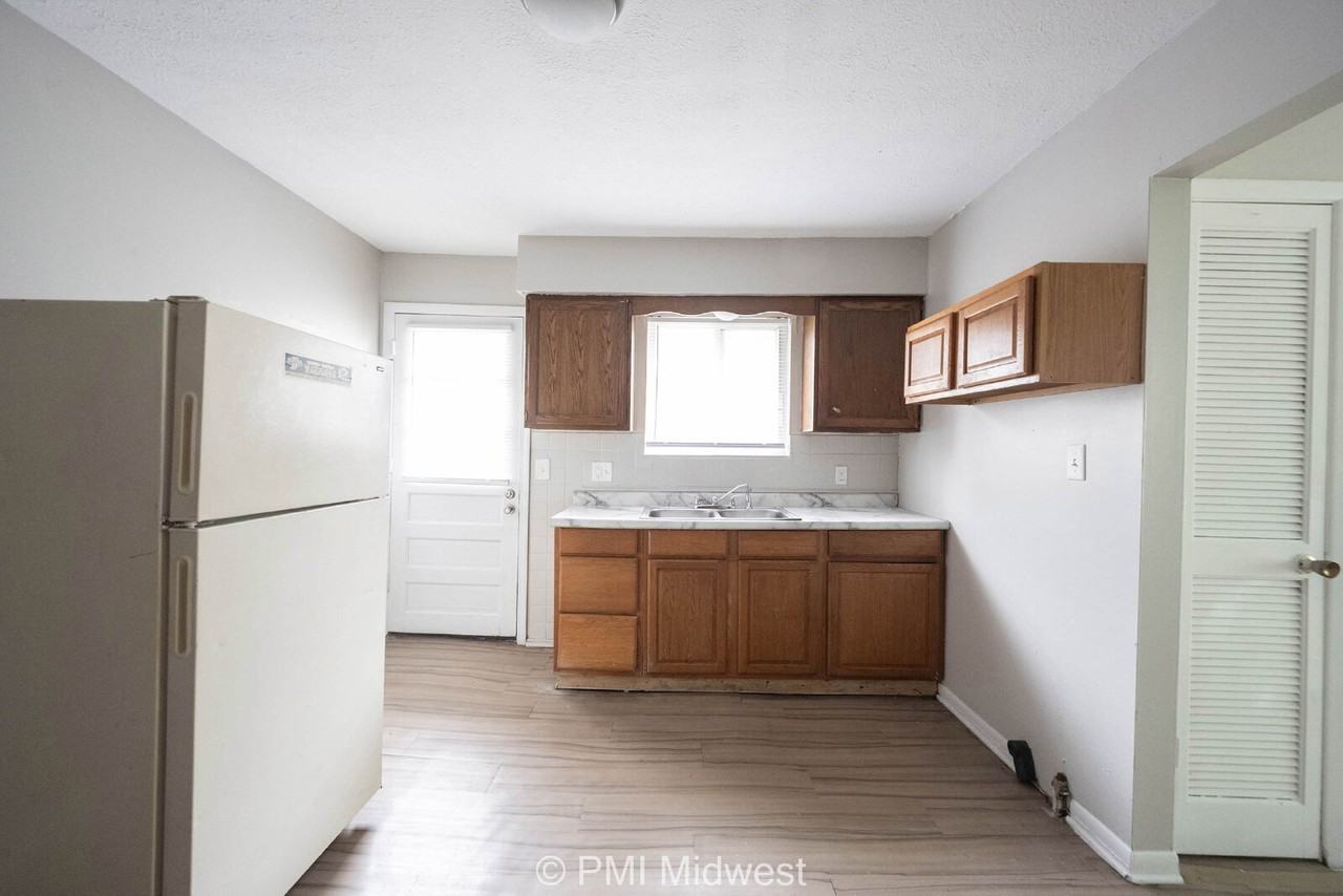 2248 N Leland Ave - Photo 6 of 15