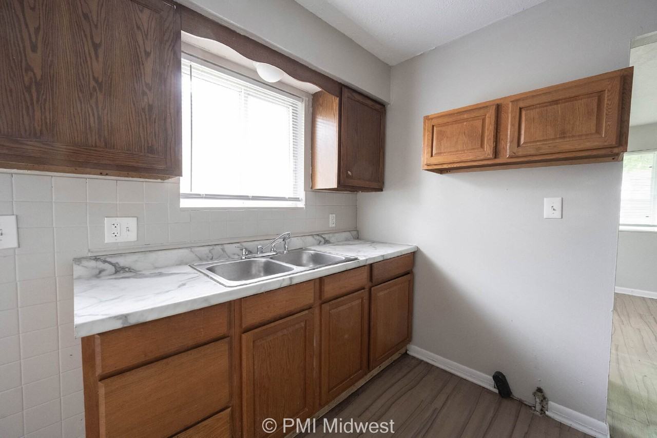 2248 N Leland Ave - Photo 7 of 15