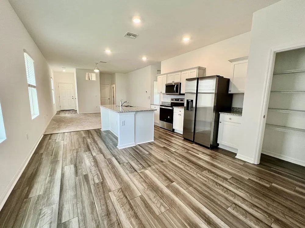 35507 Eastbrook Ave - Photo 6 of 13