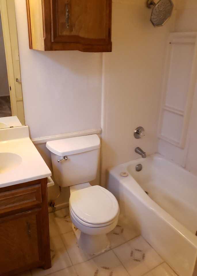 5242 95th St - Photo 7 of 10