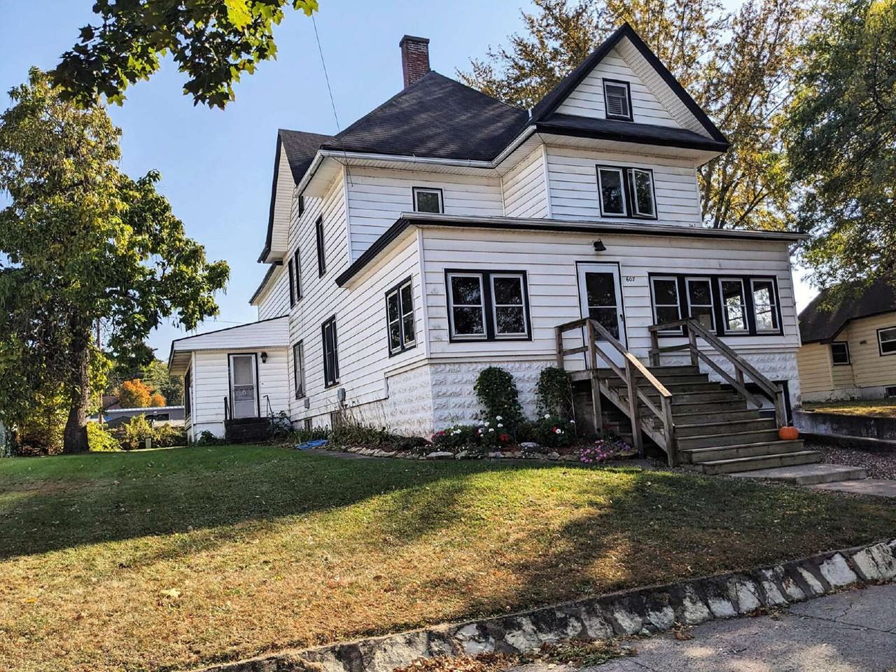 607 W Madison St - Photo 2 of 9