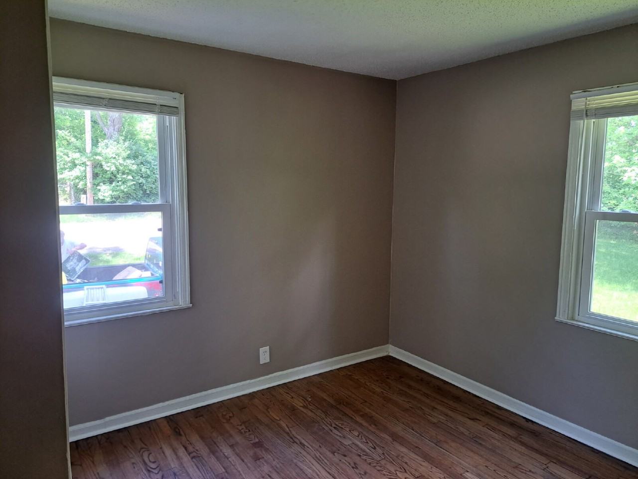 10196 Winkler Dr - Photo 4 of 7