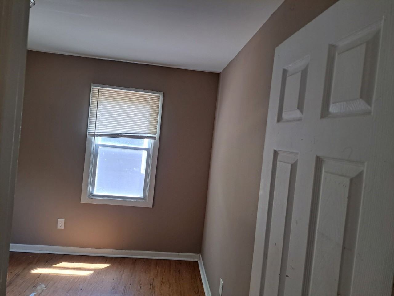 10196 Winkler Dr - Photo 6 of 7