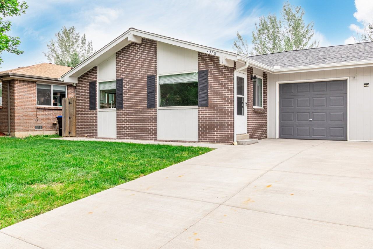 8528 W 62nd Pl - Photo 3 of 19