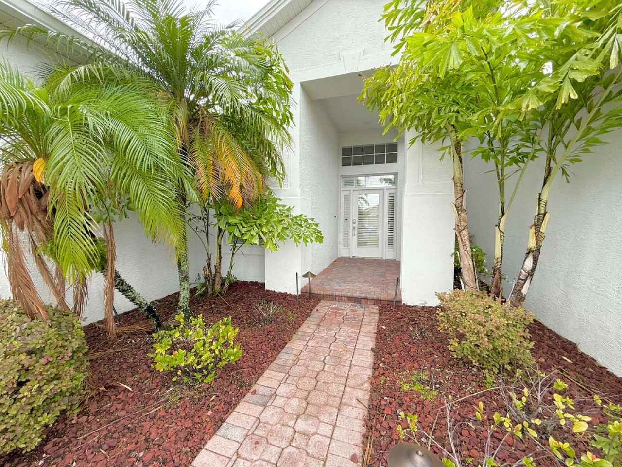 11349 Wedgemere Dr - Photo 2 of 38