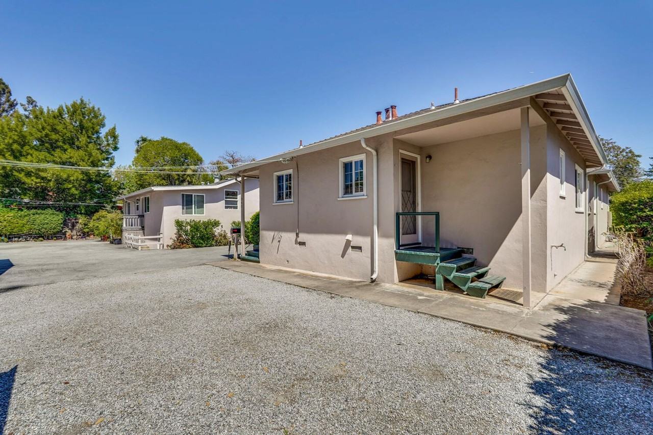 940 Alice Ln - Photo 3 of 32