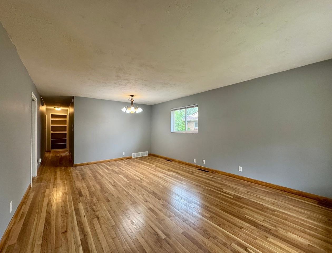 1910 Eaton St - Photo 2 of 15