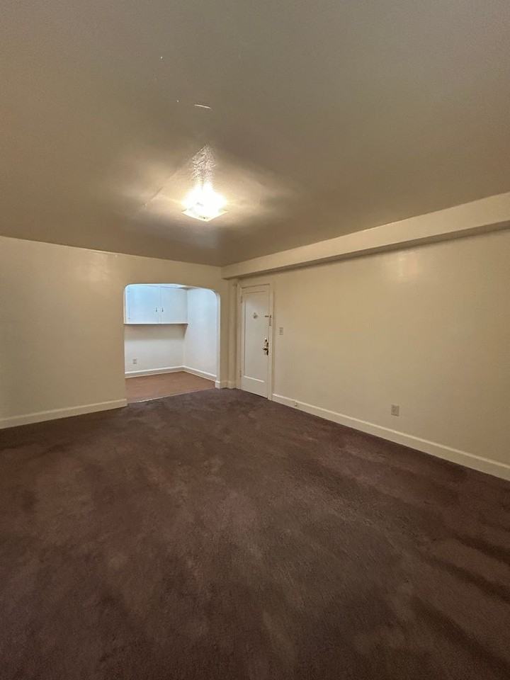 1225 Commerce  Ave - Photo 2 of 9