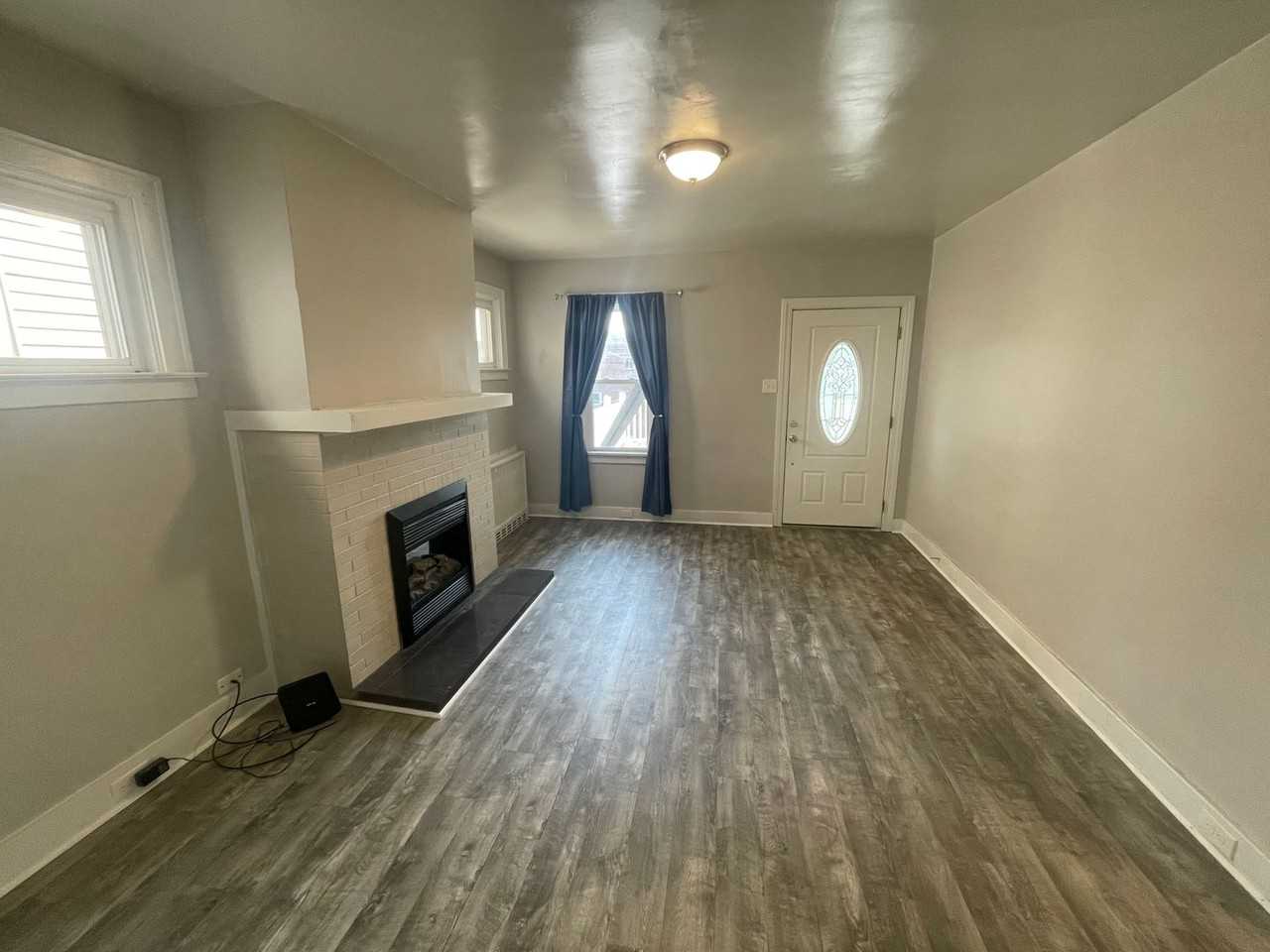 426 Hill St - Photo 5 of 32