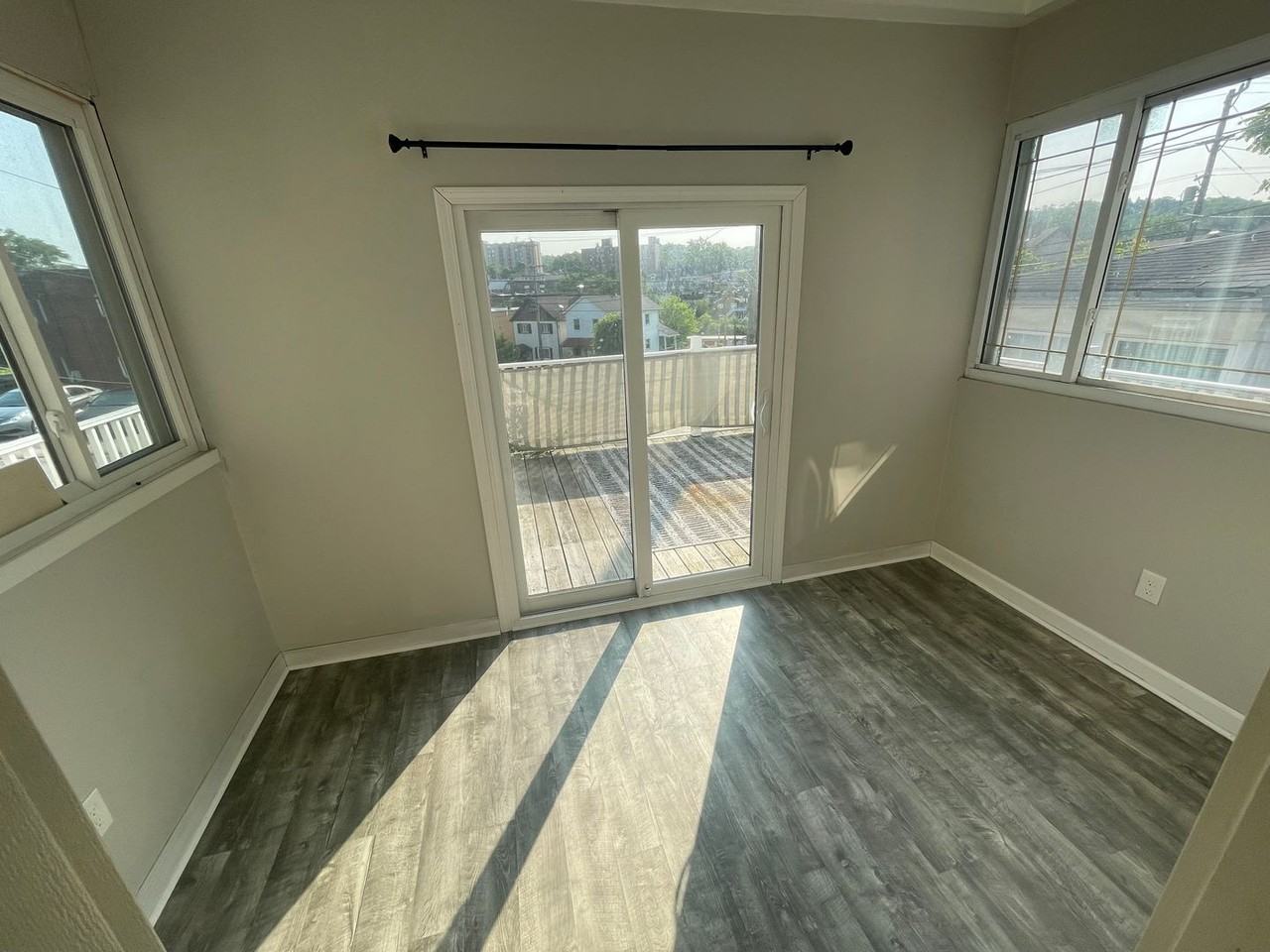 426 Hill St - Photo 7 of 32