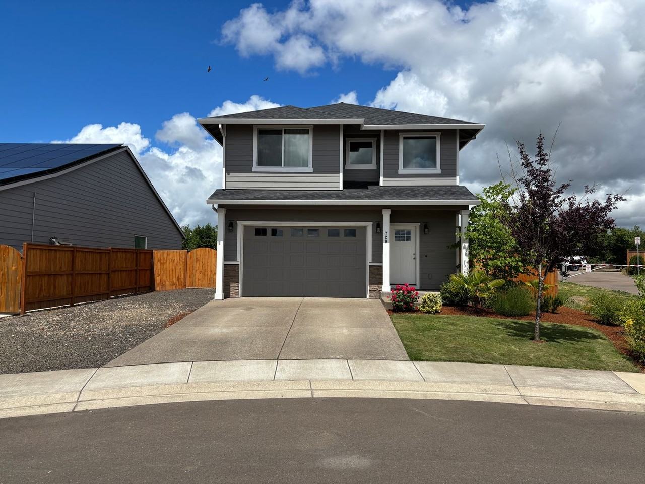 720 N Fir Loop - Photo 2 of 22