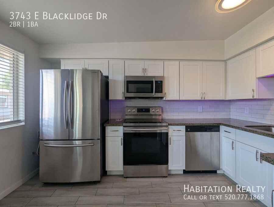 3743 E Blacklidge Dr - Photo 2 of 16