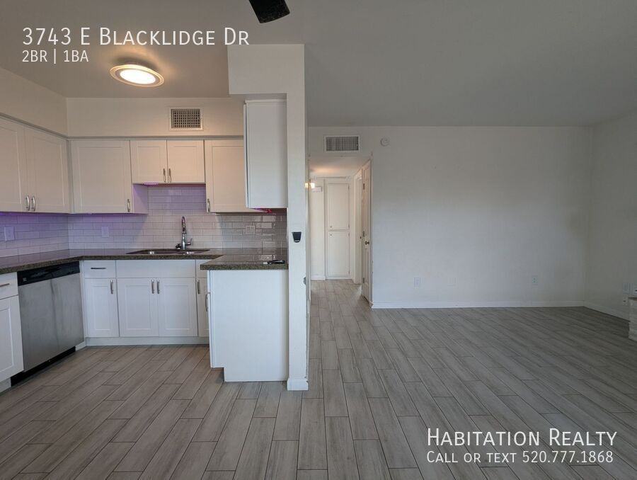 3743 E Blacklidge Dr - Photo 3 of 16