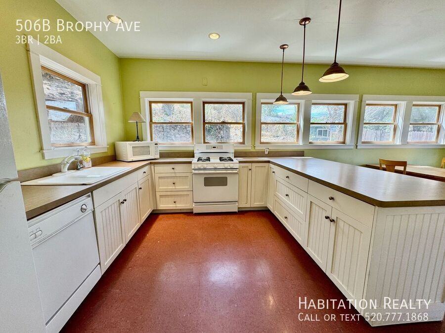 506B Brophy Ave - Photo 3 of 31