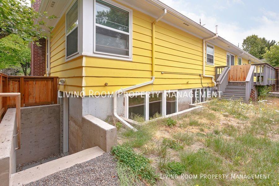 4208 Se Stark St #B - Photo 3 of 10