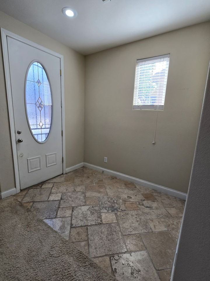 170 Cloud Cover Ave - Photo 3 of 12