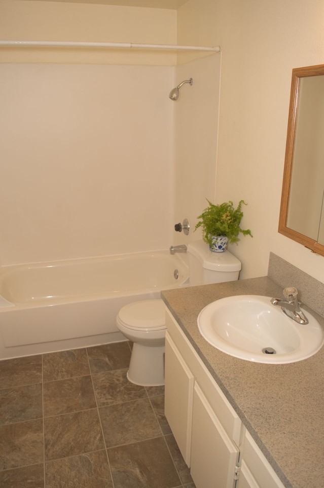 Lynn Oaks Apartments - Photo 5 of 27