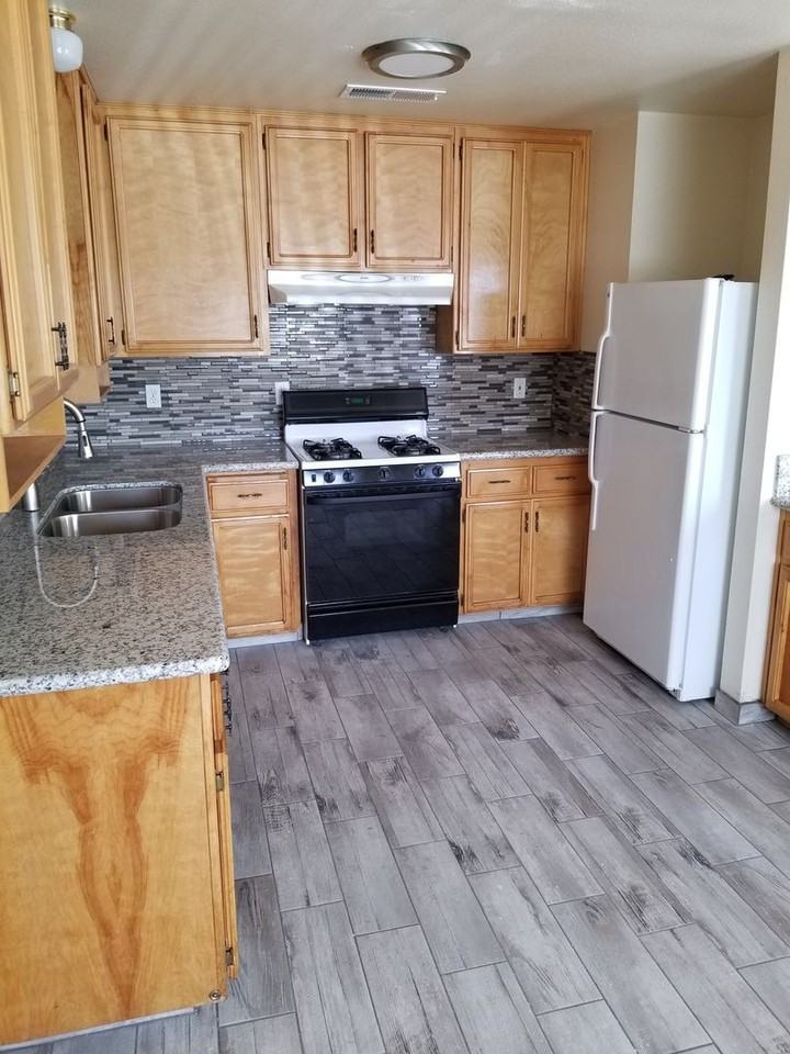 756 Pickerell Ave - Photo 2 of 6